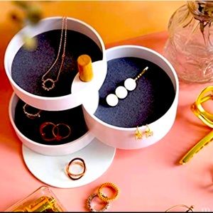 THE 2BANDITS Tiered Catchall Tray